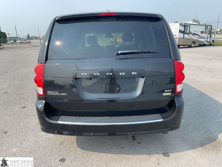 2018-dodge-grand-caravan-sxt-image-6