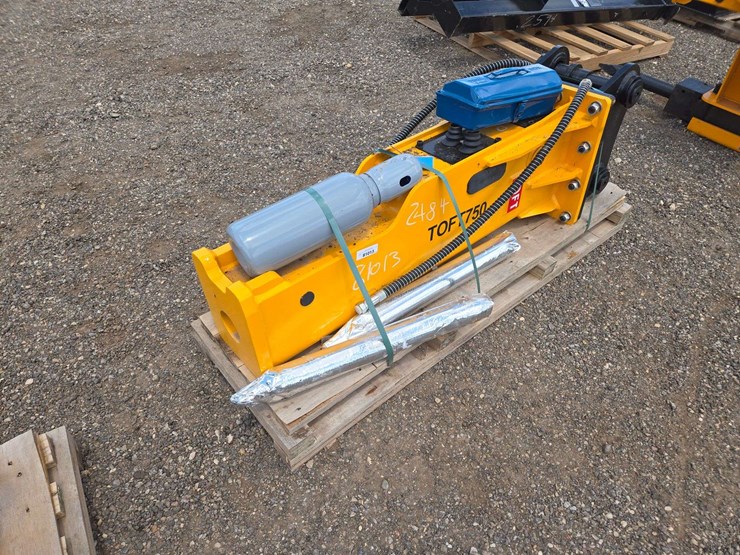 2025-toft-750-hydraulic-breaker-image-2
