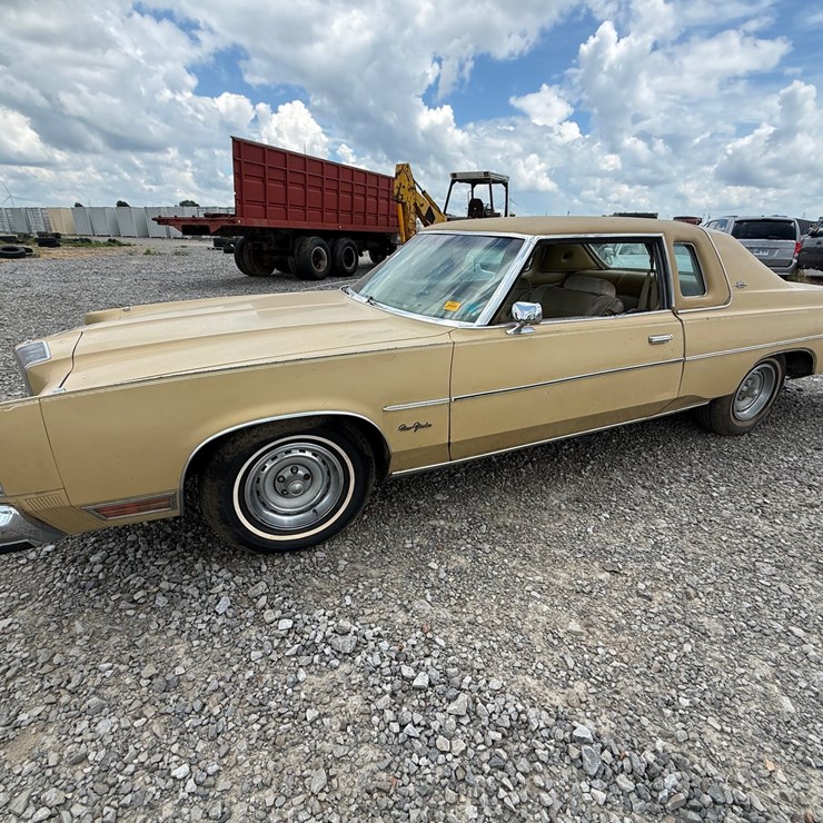 #5391 • *INOP 1977 Chysler New Yorker Sedan CS23T7C122387 INV#5391
