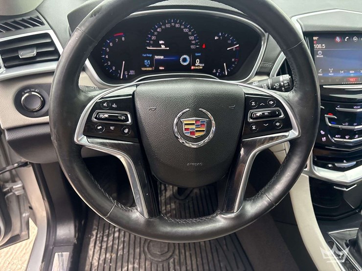 2014-cadillac-srx-image-14