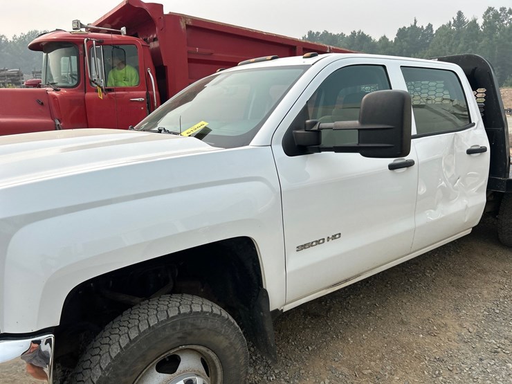 2019-chevrolet-silverado-3500hd-image-14