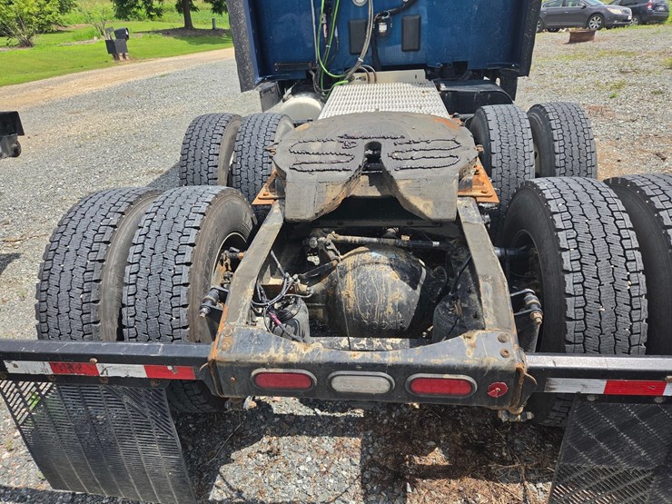 2019-peterbilt-579-image-30