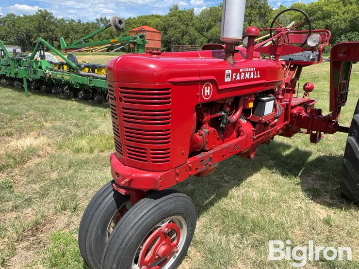 farmall-h-2wd-tractor-image-9