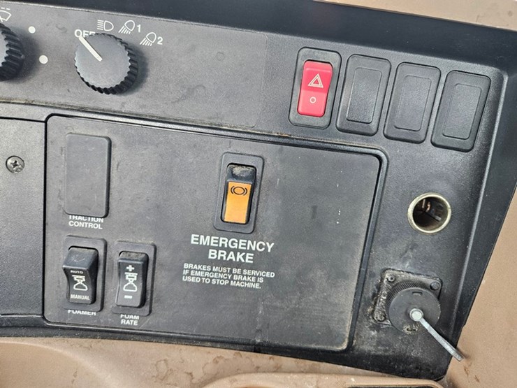 john-deere-4700-image-78