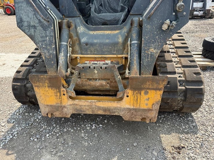 2016-deere-323e-image-9