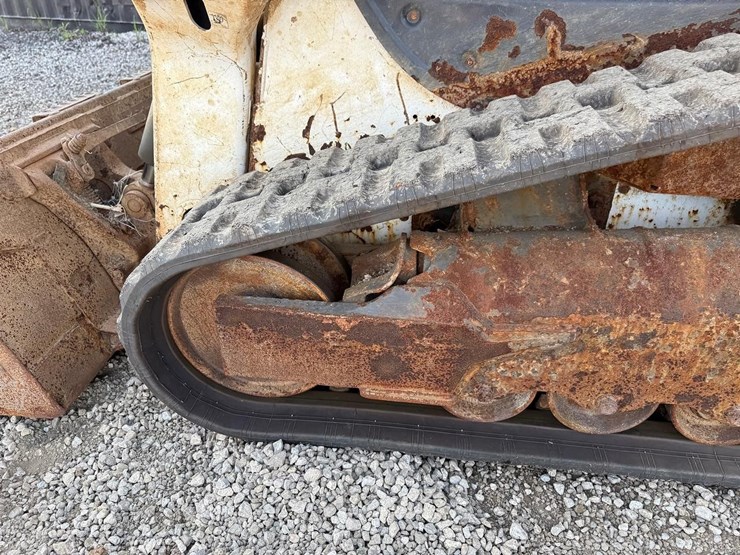 2023-bobcat-t64-image-19