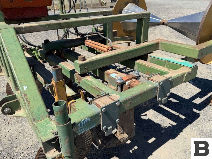 kennco-plastic-mulch-retriever-image-10