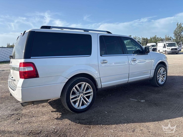 2015-ford-expedition-platinum-image-3