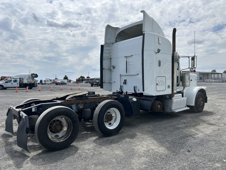 2016-peterbilt-389-image-5