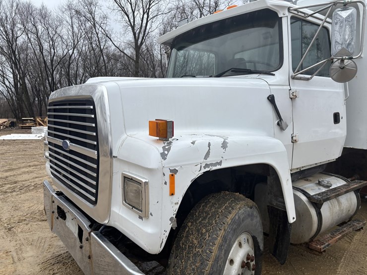 1997-ford-lt8000-image-7