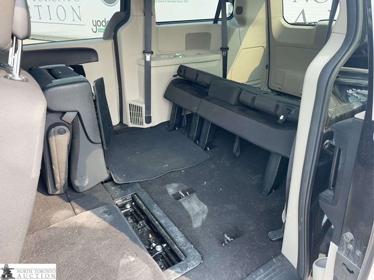2018-dodge-grand-caravan-sxt-image-14