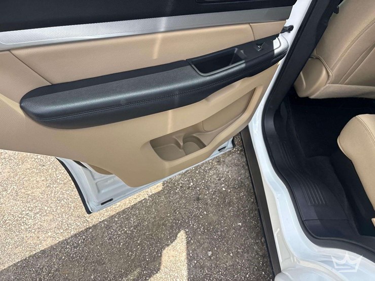 2017-ford-explorer-image-17