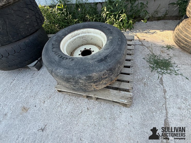 spare-brent-wagon-tire-&-rim-image-9