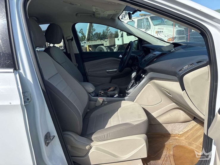 2013-ford-escape-image-17
