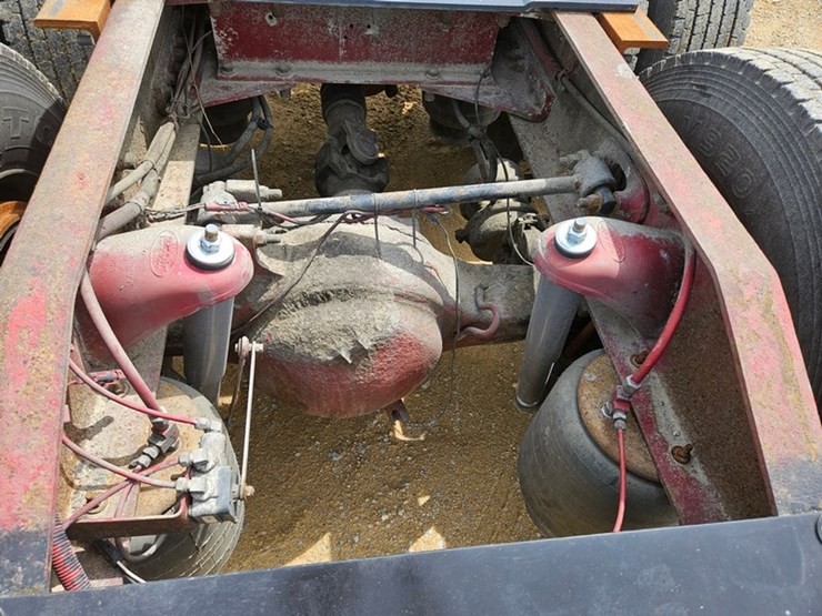 2006-peterbilt-379-image-13