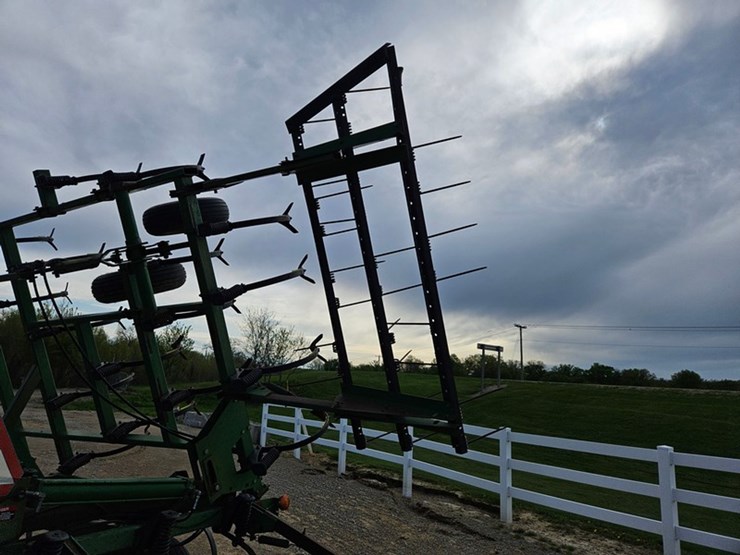 john-deere-28-image-35