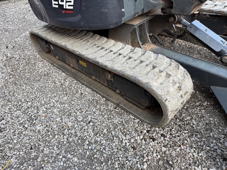 2022-bobcat-e42-image-11