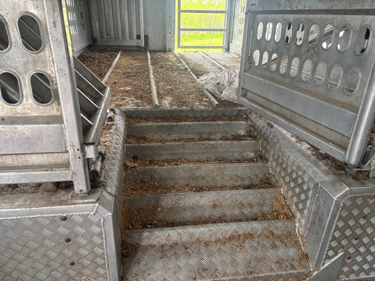 #2150-•-2017-barrett-53'-cattle-semi-trailer-image-62