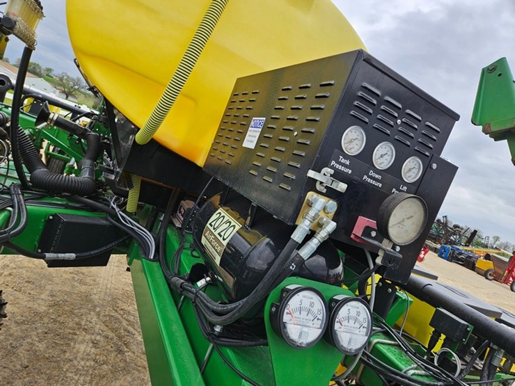 john-deere-7200-image-23