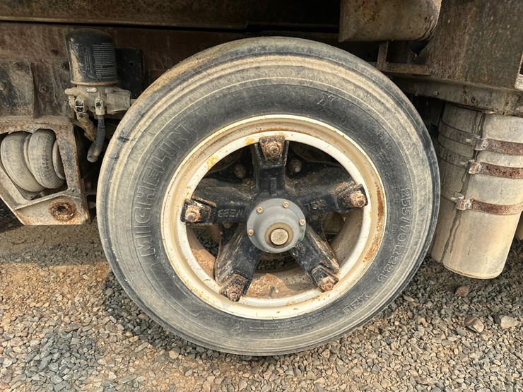 1997-mack-dm688s-image-64
