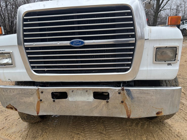 1997-ford-lt8000-image-11