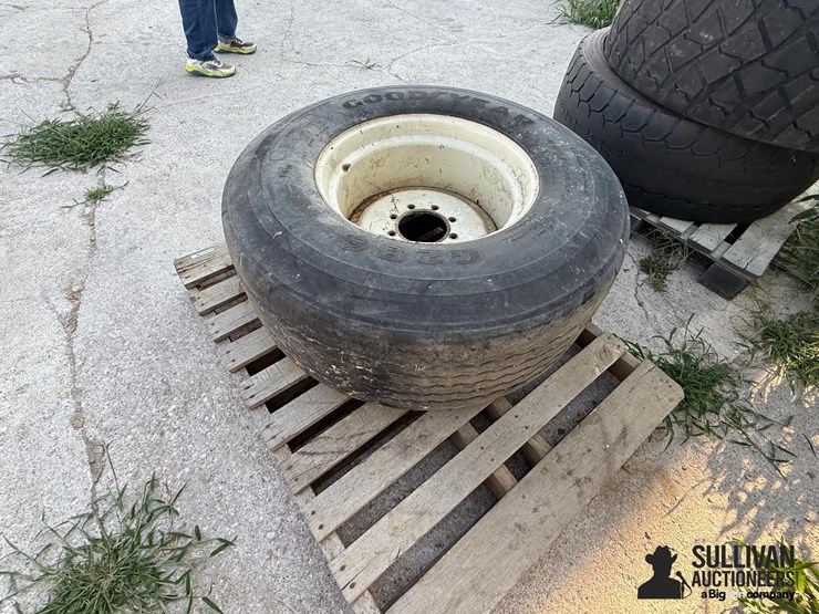 spare-brent-wagon-tire-&-rim-image-6