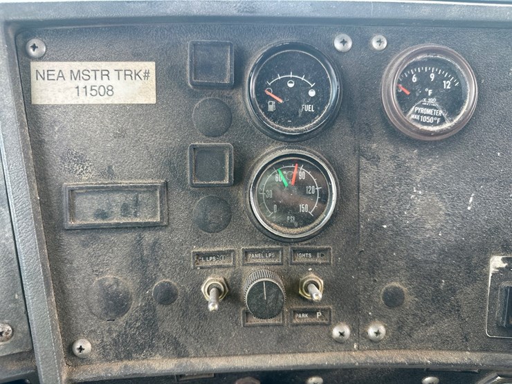 1997-mack-dm688s-image-27