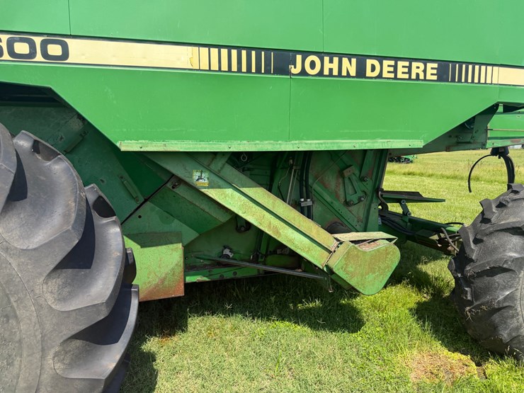 1990-john-deere-9600-image-30