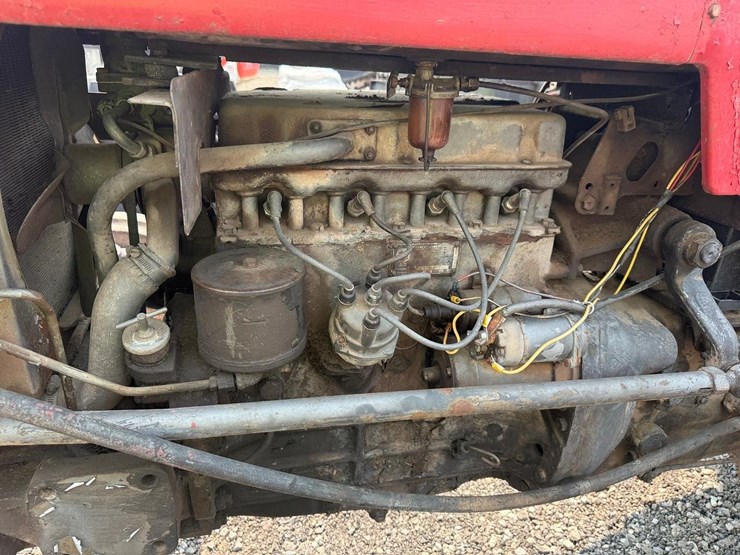 massey-ferguson-165-image-10