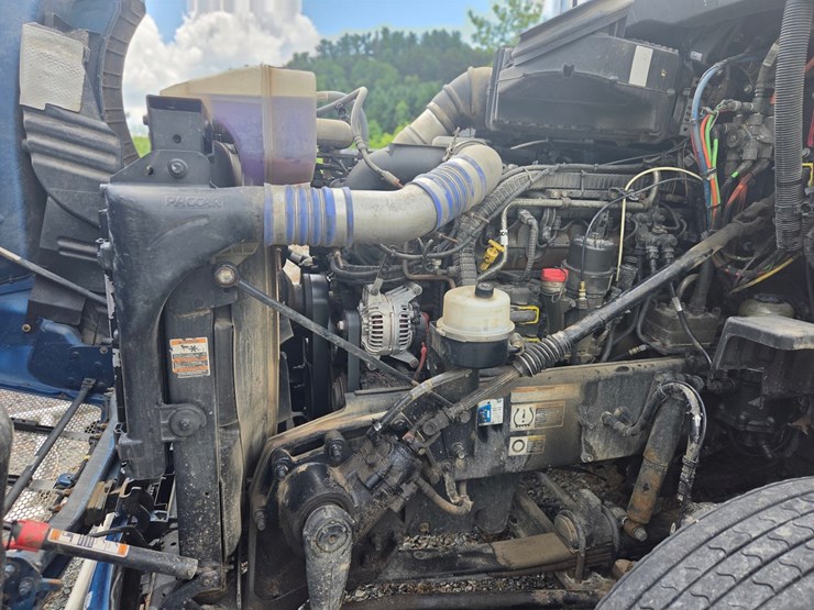 2019-peterbilt-579-image-43