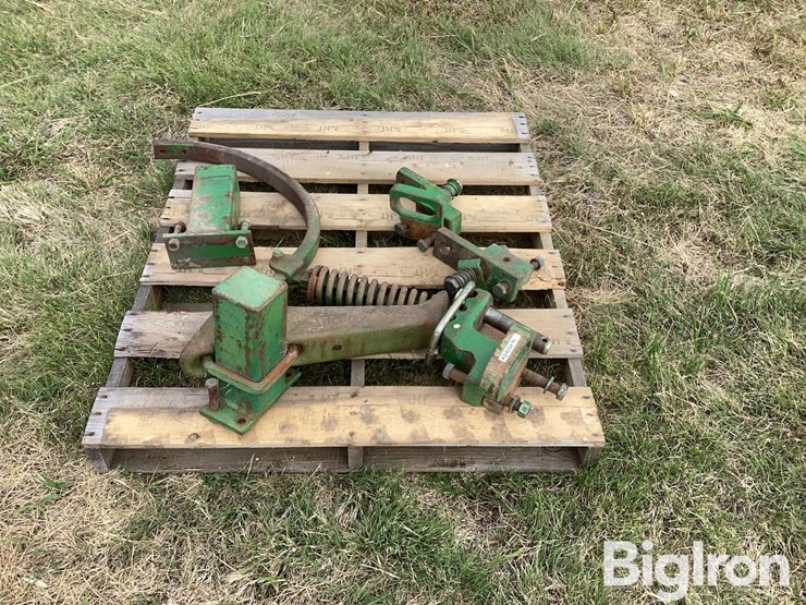 john-deere-various-tractor/tillage-parts-pallet-image-2