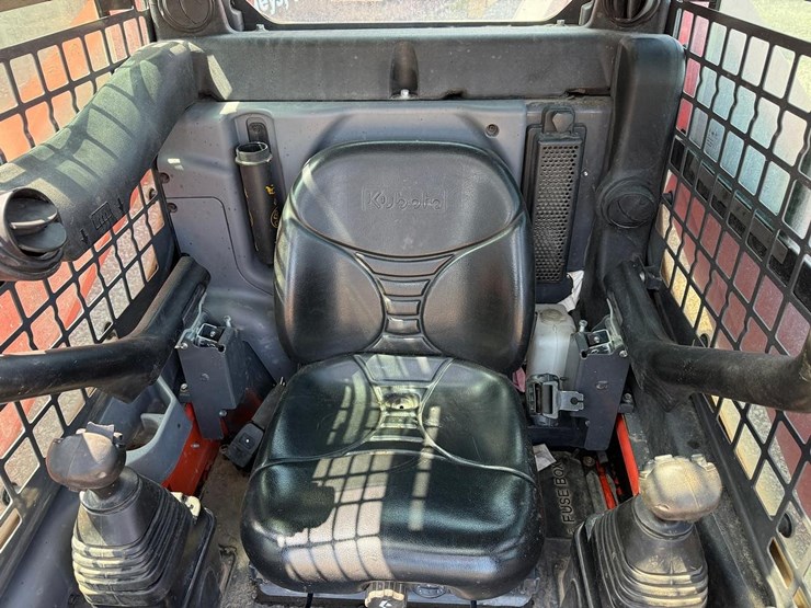 2024-kubota-ssv75-image-17