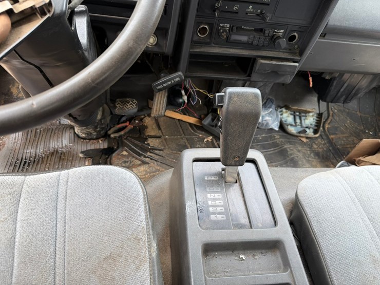 1993-isuzu-npr-image-50