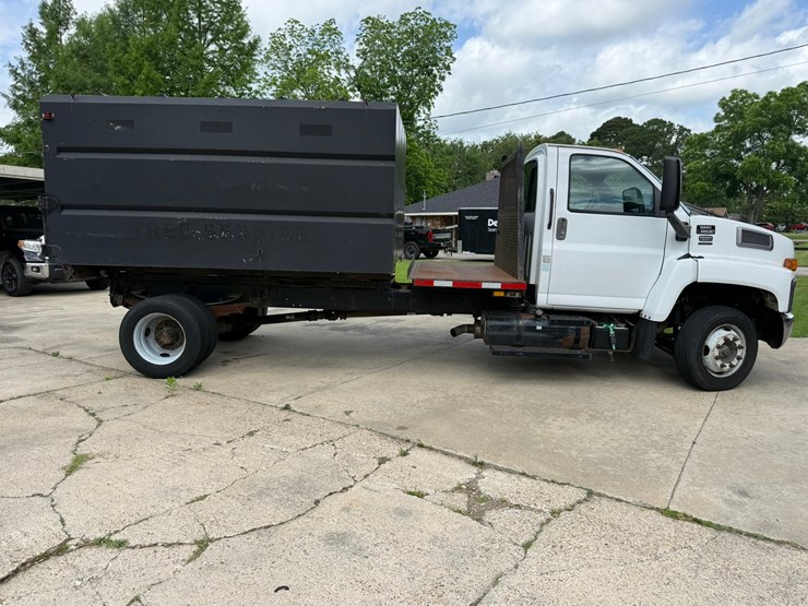 #1404-•-2006-gmc-6500-chip-box-truck-image-7