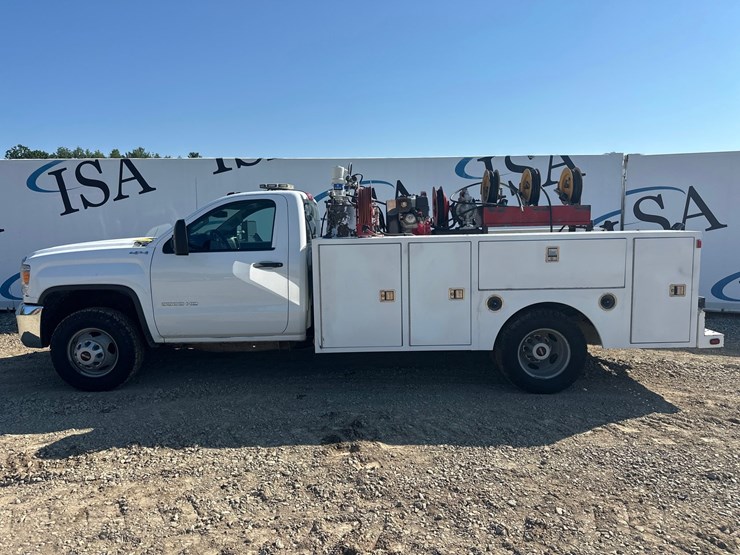 2017-gmc-3500hd-image-2