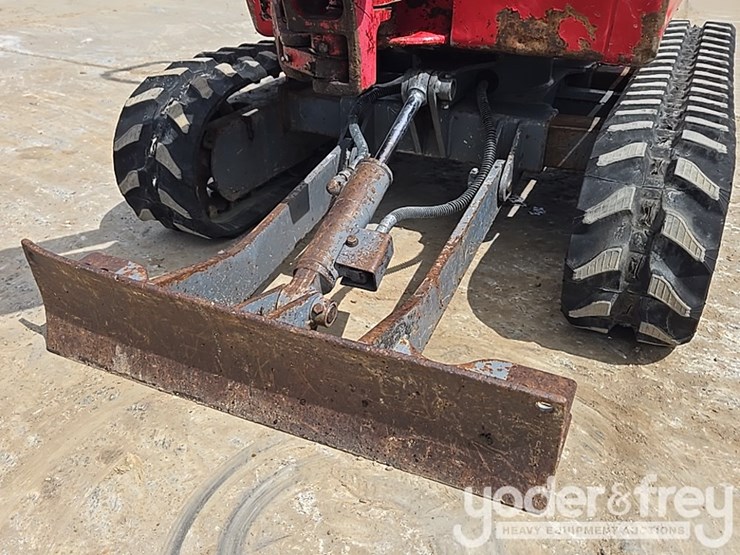 2017-takeuchi-tb210r-image-24