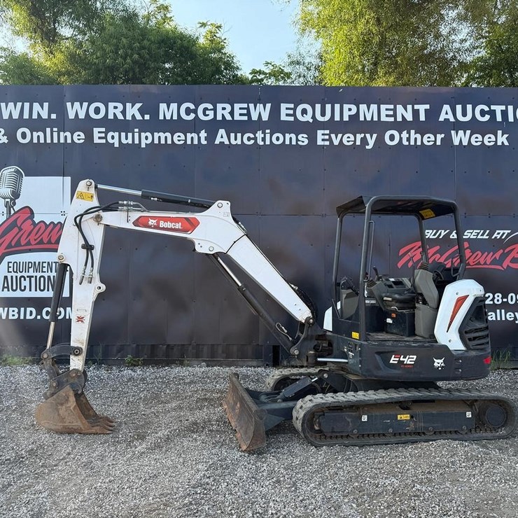 2022 BOBCAT E42