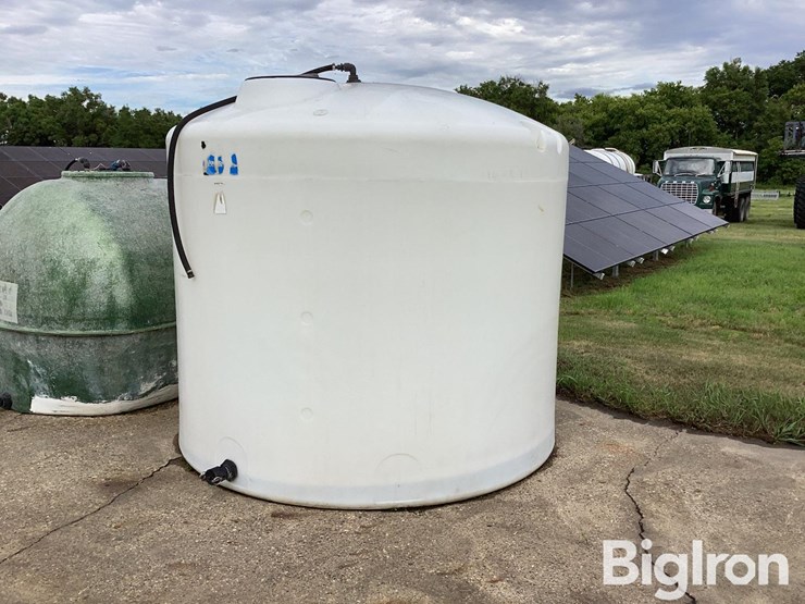 ace-roto-mold-2000-gal-water-tank-image-1