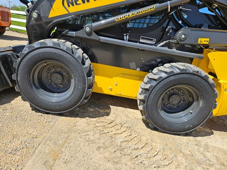 new-holland-l328-image-36