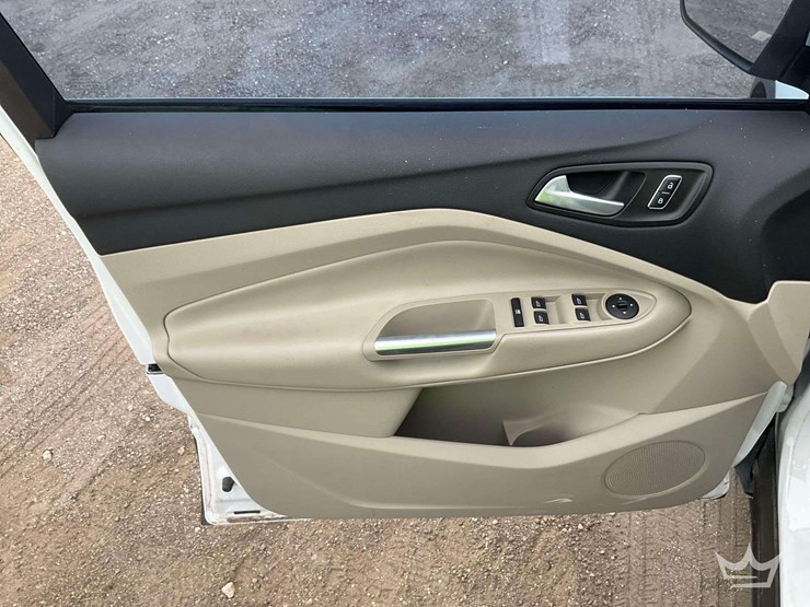 2016-ford-escape-image-11