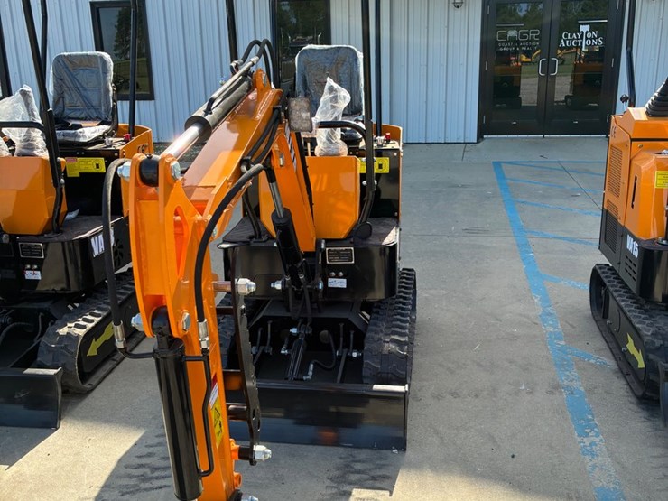 #9949-•-miva-va13-mini-excavator-image-1