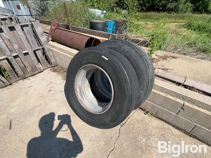 22.5-truck-tires-image-1