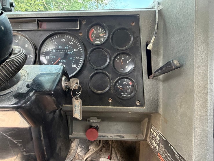 #1509-•-mack-day-cab-truck-tractor-image-61