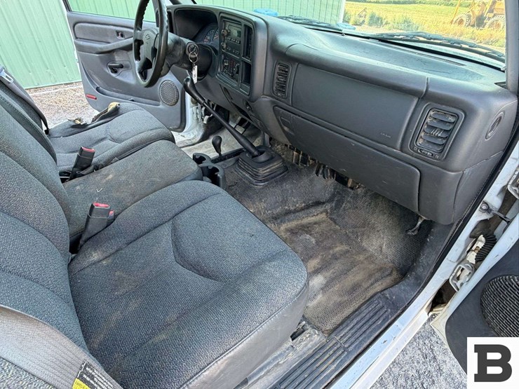 2005-chevrolet-silverado-1500-image-17
