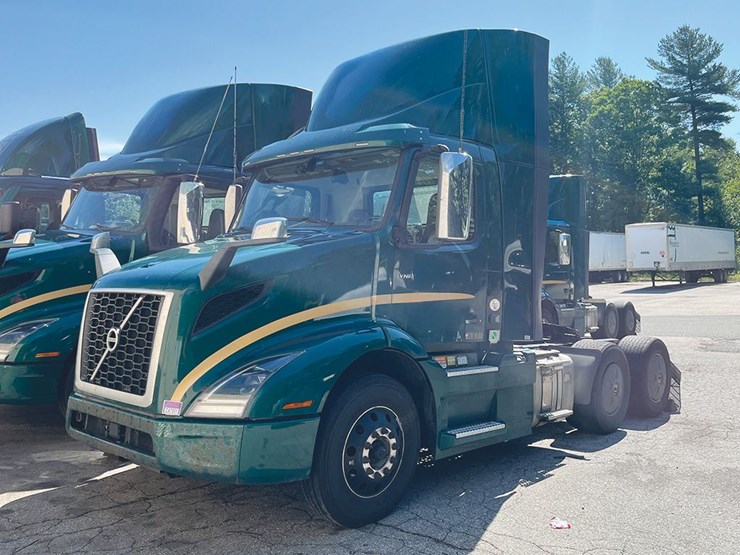 2020-volvo-vnr300-image-1