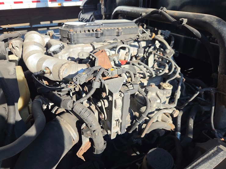 2015-hino-195-image-37
