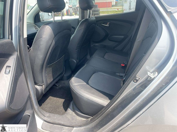 2010-hyundai-tucson-image-14