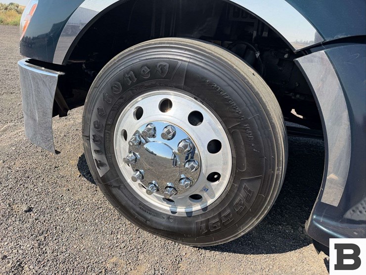 2016-kenworth-t680-image-11