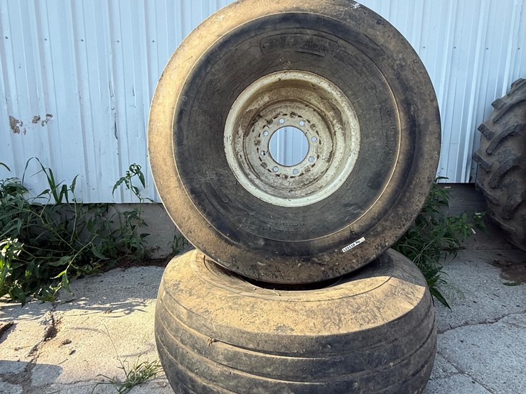 16.5l-16.1-tires-&-rims-image-2