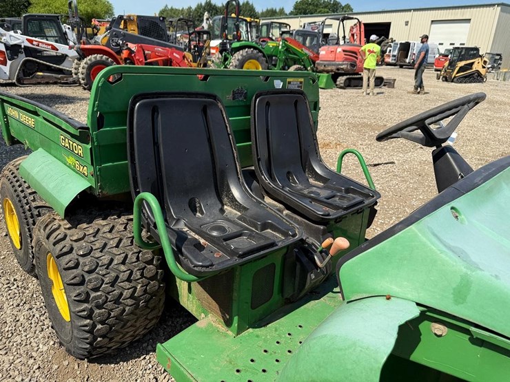 john-deere-gator-image-10